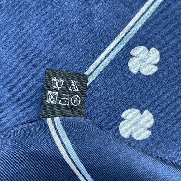 SVITZER 100% Silk Navy Floral Scarf - Picture 4 of 12